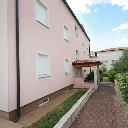 Apartment Mendikovic Пореч Екстер'єр фото