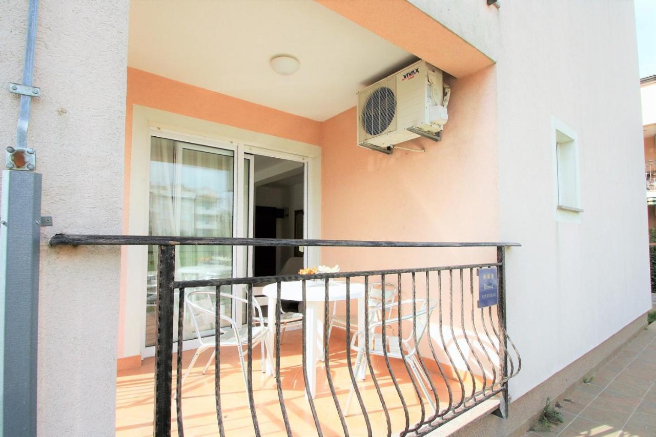 Apartment Mendikovic Пореч Екстер'єр фото