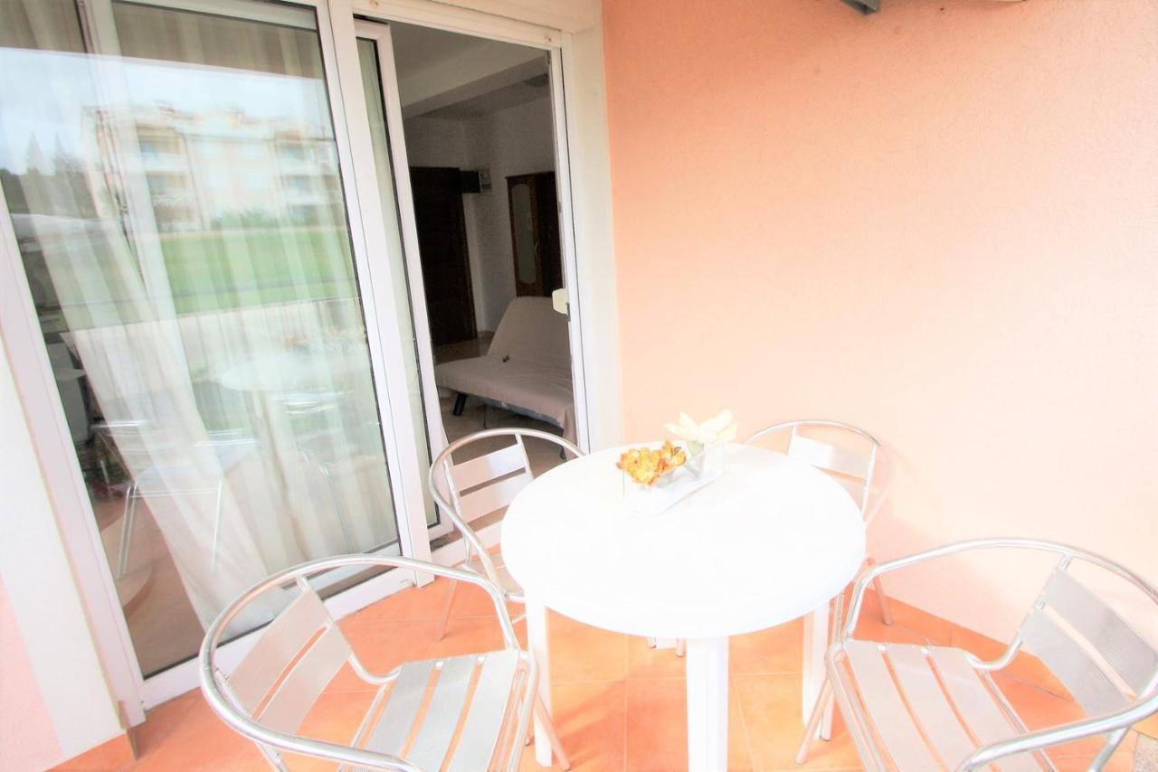 Apartment Mendikovic Пореч Екстер'єр фото