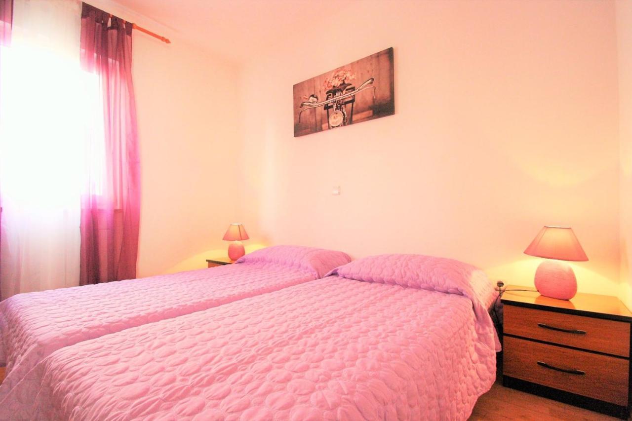 Apartment Mendikovic Пореч Екстер'єр фото